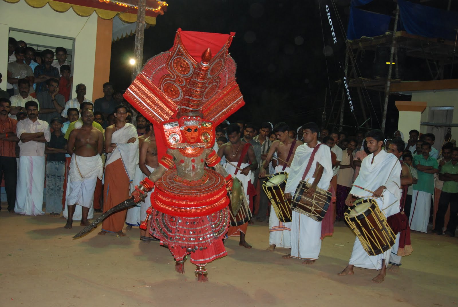 Padaveeran Theyyam