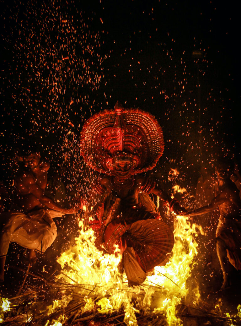 Kandanar Kelan Theyyam